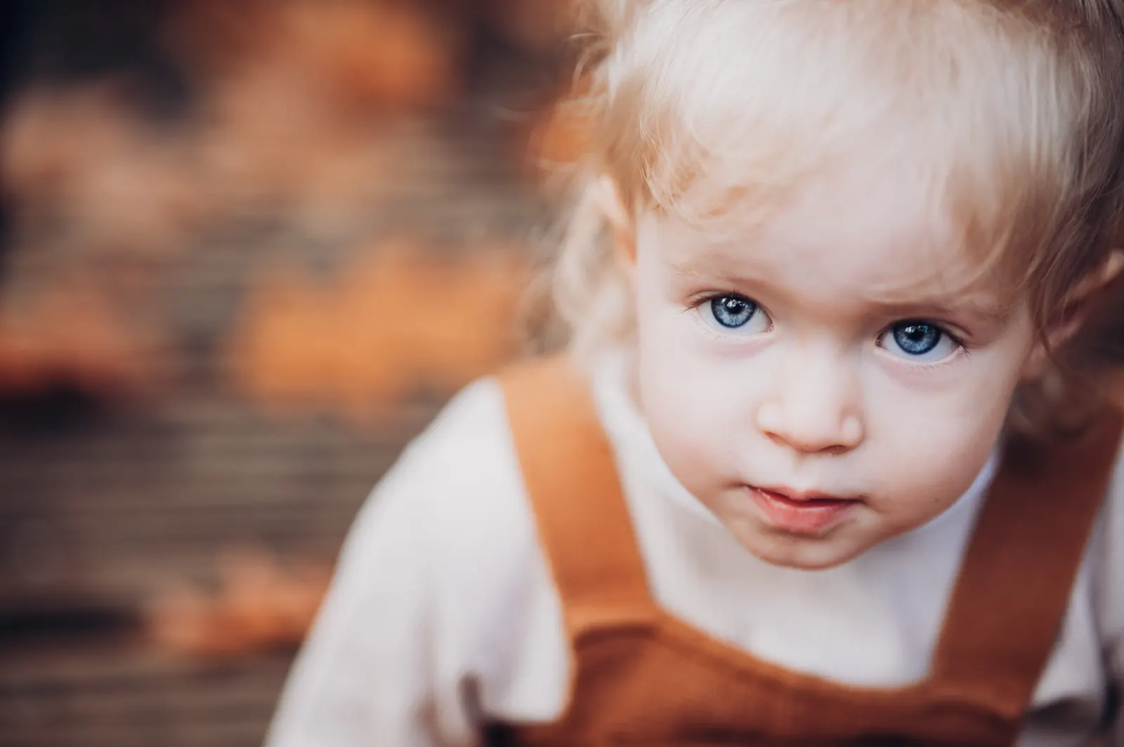 Portrait eines Kindergartenkindes mit blauen Augen